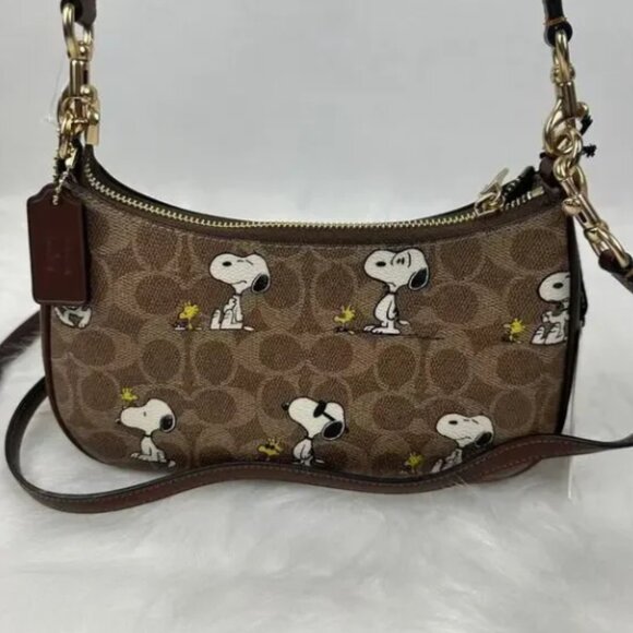 NWT Coach X Peanuts Teri Shoulder Bag In Signature Canvas With Snoopy Print - Picture 5 of 12